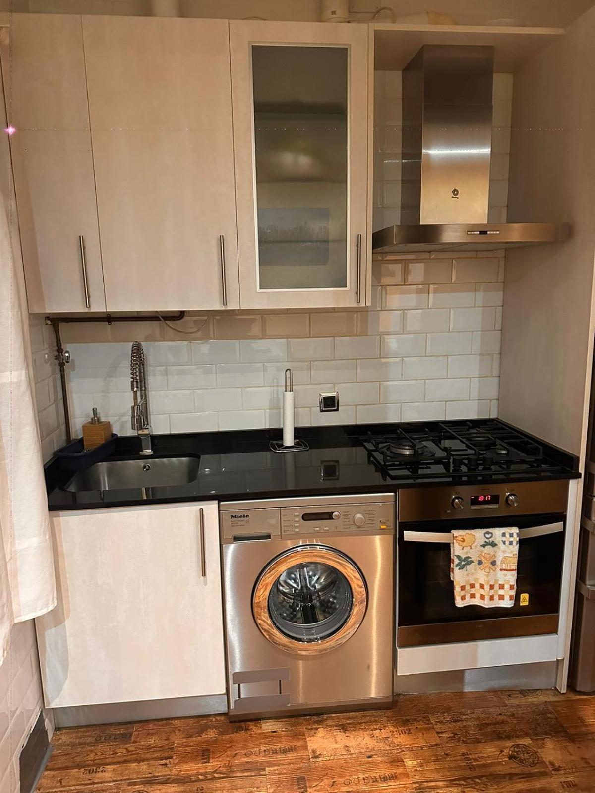 Casa Centrica, En Barrio Bohemio Lejlighed Madrid Eksteriør billede